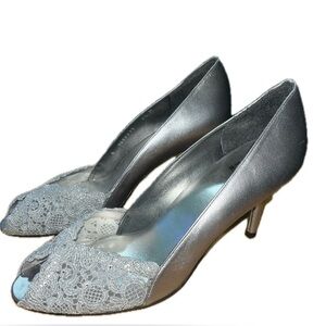 Stuart Weitzman Wedding Silver Satin And Lace Heels, SZ 9.5”M